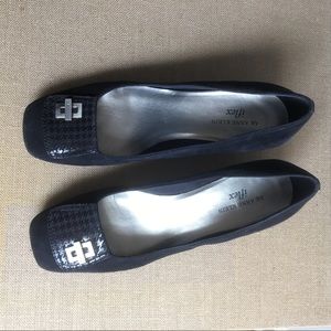 Size 10/ Navy Anne Klein-i flex suede wedge